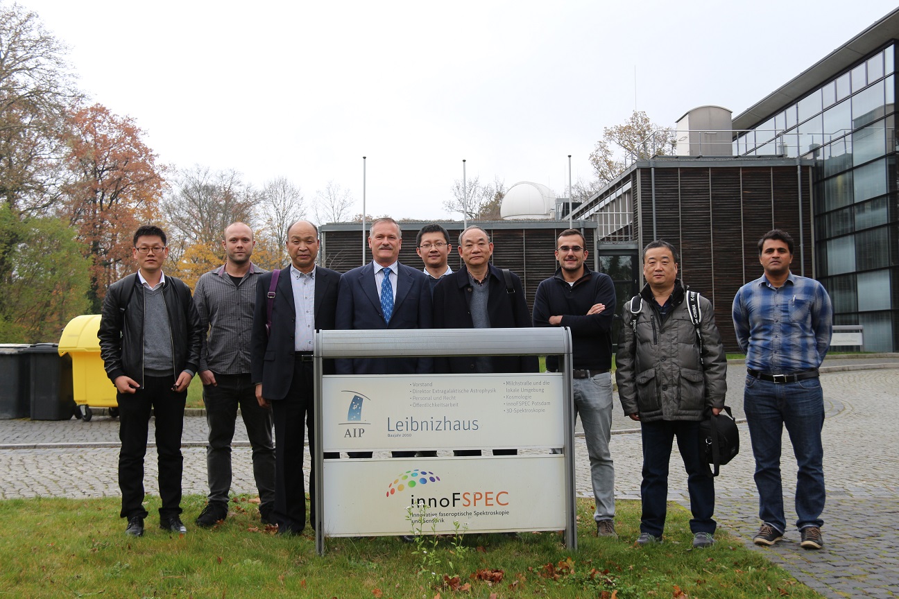Chinese delegation visiting innoFSPEC Potsdam